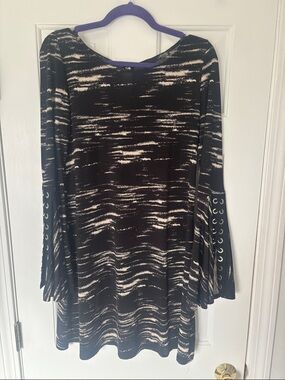 Ariella Black and Cream Patterned Long-Sleeve Dress